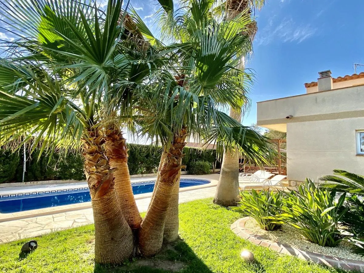 Villa Martina 4 Bedroom Villa With Air Conditioning & Private Swimming Pool Ideal For Families L'Ametlla de Mar 0*,